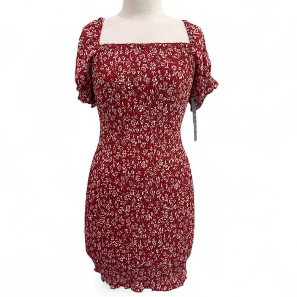 Trixxi Clothing Company Red Floral Smocked Puff Sleeve Mini Dress - Size M NWT